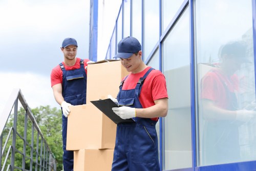Local commercial packing and unpacking support for Finchley businesses